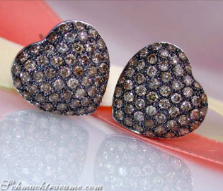 Feminine braune Diamanten Herz Ohrstecker