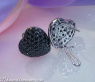 Feminine schwarze Diamanten Ohrstecker im Herz-Design #3