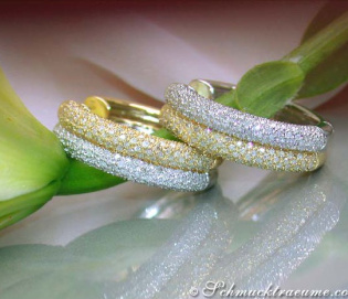 Zeitlose Diamanten Creolen in Bicolor-Fertigung Zeitlose Diamanten Creolen in Bicolor-Fertigung