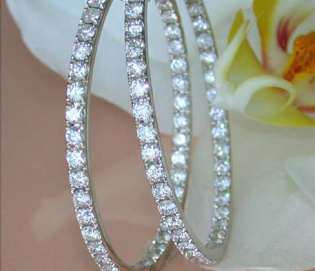 Riesige Brillanten Creolen (7,10 ct. - Ø 5,00 cm) Riesige Brillanten Creolen (7,10 ct. - Ø 5,00 cm)