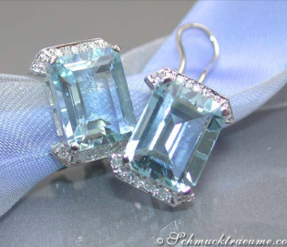 Feine Aquamarin Ohrstecker mit Diamanten