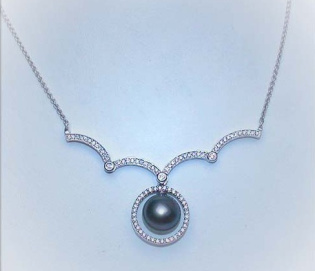 Wandelbares Tahitiperle Collier mit Brillanten Wandelbares Tahitiperle Collier mit Brillanten
