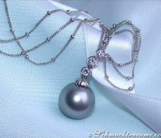 Traumhaftes Tahitiperle Collier mit Brillanten Traumhaftes Tahitiperle Collier mit Brillanten