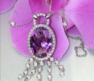 Wundervolles Amethyst Collier mit Brillanten Wundervolles Amethyst Collier mit Brillanten
