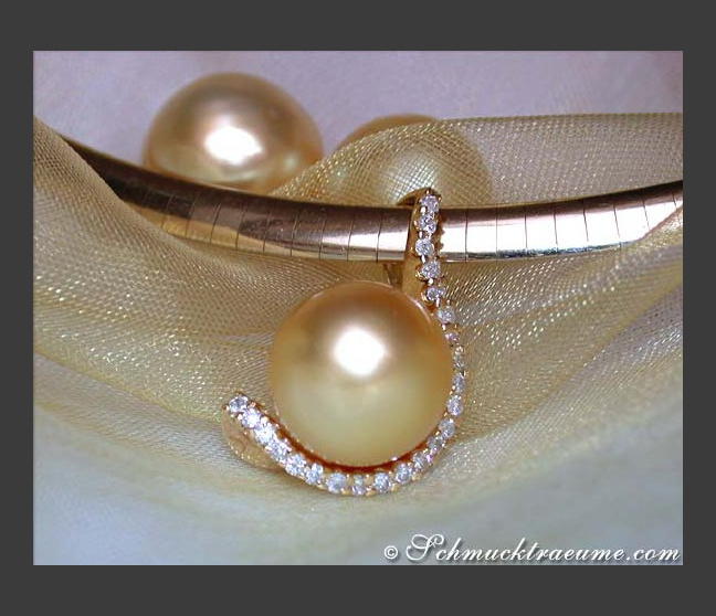 Edler goldene Südseeperle Anhänger mit Brillanten Kragen #1 Edler goldene Südseeperle Anhänger mit Brillanten Kragen #1