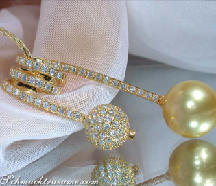 Goldene Südseeperle Anhänger mit Brillanten Pavé Kugel Goldene Südseeperle Anhänger mit Brillanten Pavé Kugel