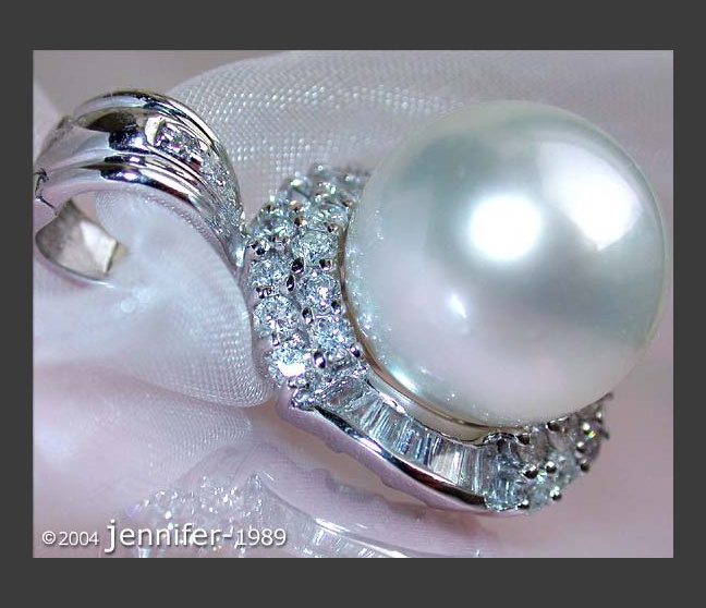 Erlesener Diamanten Anhänger mit einer makellosen Südseeperle #1 Erlesener Diamanten Anhänger mit einer makellosen Südseeperle #1