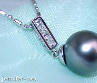 Klassischer Tahitiperle Diamanten Anhänger in Weißgold 750 Klassischer Tahitiperle Diamanten Anhänger in Weißgold 750