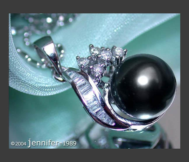Femininer Tahitiperle Anhänger mit Diamanten #1 Femininer Tahitiperle Anhänger mit Diamanten #1