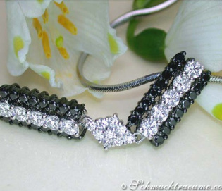 Exquisiter Brillanten & schwarze Diamanten Anhänger Exquisiter Brillanten & schwarze Diamanten Anhänger