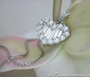 Charmanter Diamanten Herz Anhänger Charmanter Diamanten Herz Anhänger