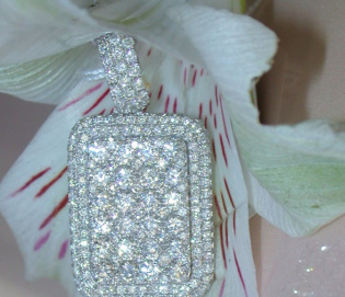 Prachtvoller Brillanten Anhänger (3,01 ct.) Prachtvoller Brillanten Anhänger (3,01 ct.)