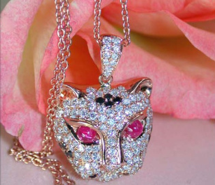Feinster Brillanten Panther Anhänger mit Kette Feinster Brillanten Panther Anhänger mit Kette