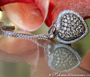 Wundervoller Herz Anhänger mit naturbraunen & weißen Brillanten Wundervoller Herz Anhänger mit naturbraunen & weißen Brillanten