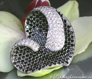 Hochkarätiger Herz Anhänger mit schwarzen Diamanten & Brillanten Hochkarätiger Herz Anhänger mit schwarzen Diamanten & Brillanten