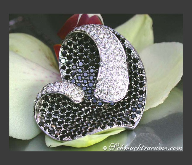 Hochkarätiger Herz Anhänger mit schwarzen Diamanten & Brillanten #1 Hochkarätiger Herz Anhänger mit schwarzen Diamanten & Brillanten #1