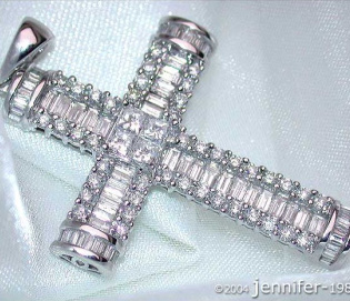Imposanter Diamanten Kreuz Anhänger Imposanter Diamanten Kreuz Anhänger