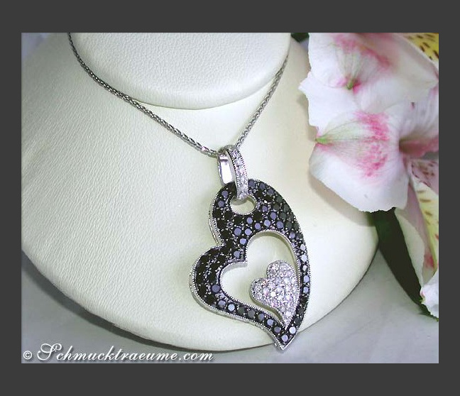 Charmanter Herz Anhänger mit schwarzen Diamanten #1 Charmanter Herz Anhänger mit schwarzen Diamanten #1