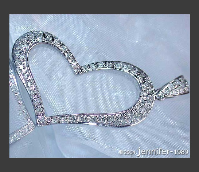 Bezaubernder Herz Anhänger mit Diamanten in Weißgold #1