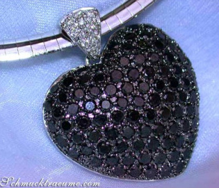 Stattlicher Herz Anhänger mit schwarzen Diamanten