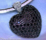 Stattlicher Herz Anhänger mit schwarzen Diamanten #1