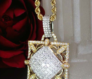 Exquisiter Anhänger mit Princess Diamanten & Brillanten