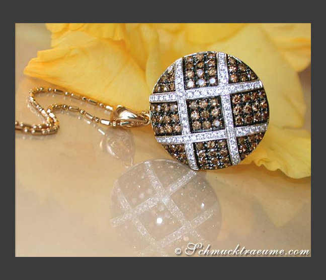 Extravaganter Anhänger mit weißen & naturbraunen Brillanten #1 Extravaganter Anhänger mit weißen & naturbraunen Brillanten #1