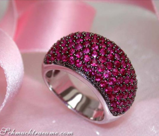 Massiver Rubin Ring