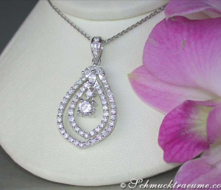 Klassischer eleganter Brillanten Anhänger Klassischer eleganter Brillanten Anhänger