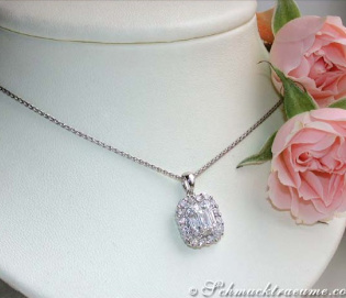 Feinster Brillanten Anhänger mit Baguette Diamanten Feinster Brillanten Anhänger mit Baguette Diamanten