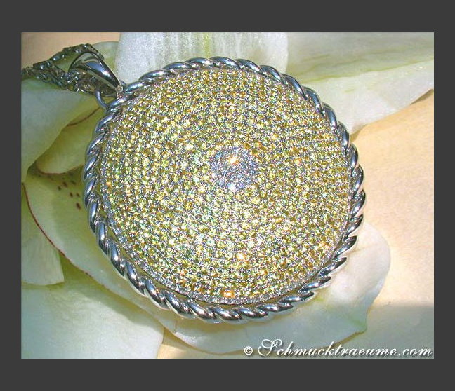 Opulenter Anhänger mit gelben Saphiren (Ø 4 cm) #1 Opulenter Anhänger mit gelben Saphiren (Ø 4 cm) #1
