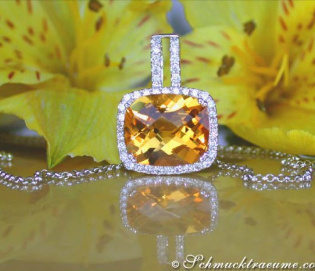 Bildschöner Citrin Anhänger mit Brillanten an Kette Bildschöner Citrin Anhänger mit Brillanten an Kette