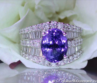 Glamorous Tanzanite Diamond Ring Glamorous Tanzanite Diamond Ring