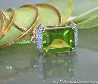 Feiner Peridot Anhänger mit Diamanten