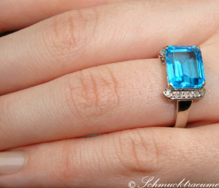 Zarter Blautopas Ring mit Diamanten