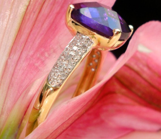 Aparter Amethyst Diamanten Ring