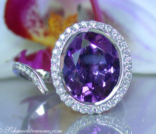 Interessanter Amethyst Ring mit Brillanten in Weißgold