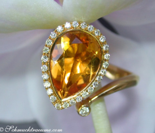 Interessanter Citrin Ring mit Brillanten