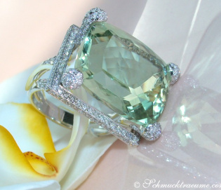 Impressive Green Amethyst Ring with Diamonds Impressive Green Amethyst Ring with Diamonds