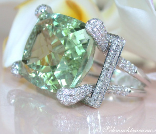 Impressive Green Amethyst Ring with Diamonds Impressive Green Amethyst Ring with Diamonds