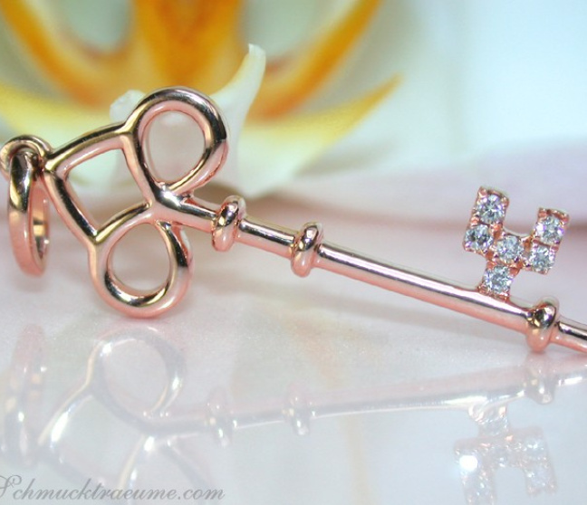 Feiner Diamanten Schlüssel Anhänger in Roségold #1