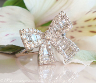 Feminine Diamond Bow Ring Feminine Diamond Bow Ring