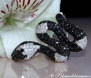 Snake Ring with Black & White Diamonds Snake Ring with Black & White Diamonds