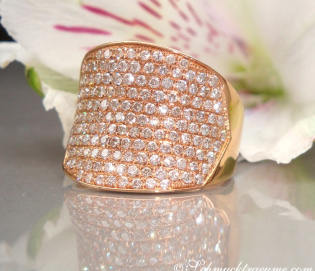 Attractive Diamond Ring Attractive Diamond Ring