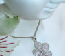 Femininer Brillanten Anhänger im Blumen Design #3