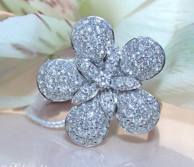 Femininer Brillanten Ring im Blumen Design #1 Femininer Brillanten Ring im Blumen Design #1