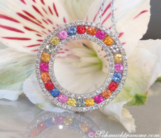 Zauberhafter Regenbogen Saphir Brillanten Anhänger Zauberhafter Regenbogen Saphir Brillanten Anhänger
