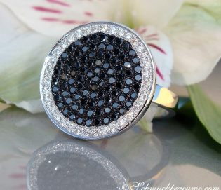 Elegant diamonds & black diamond ring Elegant diamonds & black diamond ring