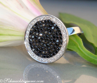Elegant diamonds & black diamond ring Elegant diamonds & black diamond ring