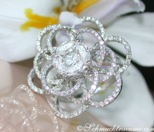 High-end Blossom Style Diamond Ring
